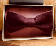 Load image into Gallery viewer, Maroon Bow Tie
